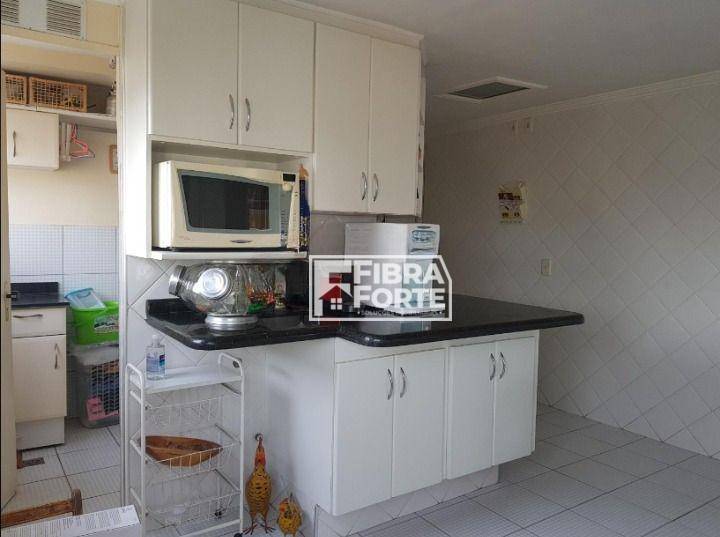 Apartamento à venda com 3 quartos, 145m² - Foto 9