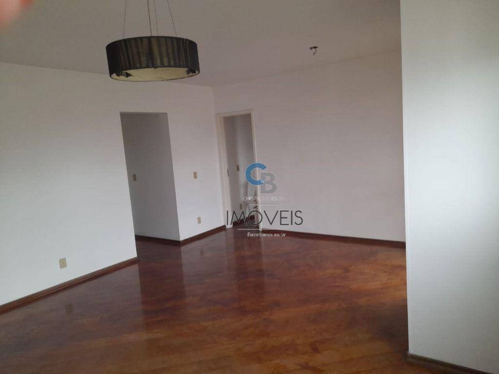 Apartamento à venda com 3 quartos, 117m² - Foto 2