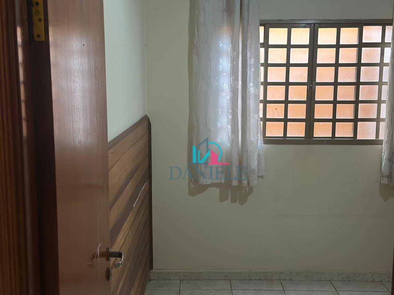 Casa à venda com 3 quartos, 182m² - Foto 8