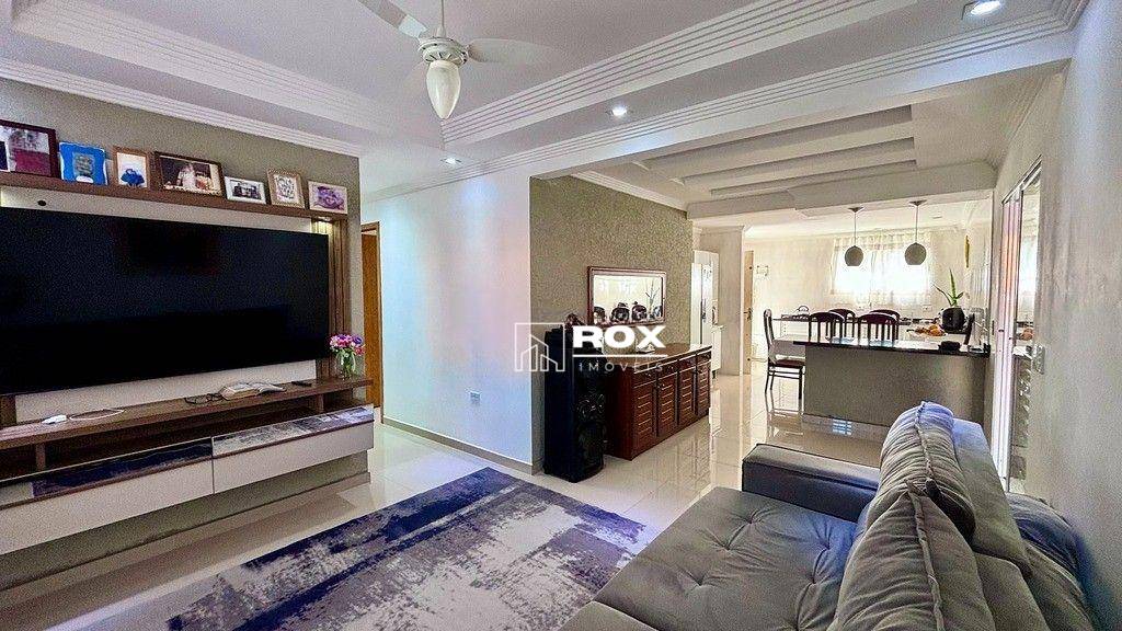 Casa, 4 quartos, 220 m² - Foto 3