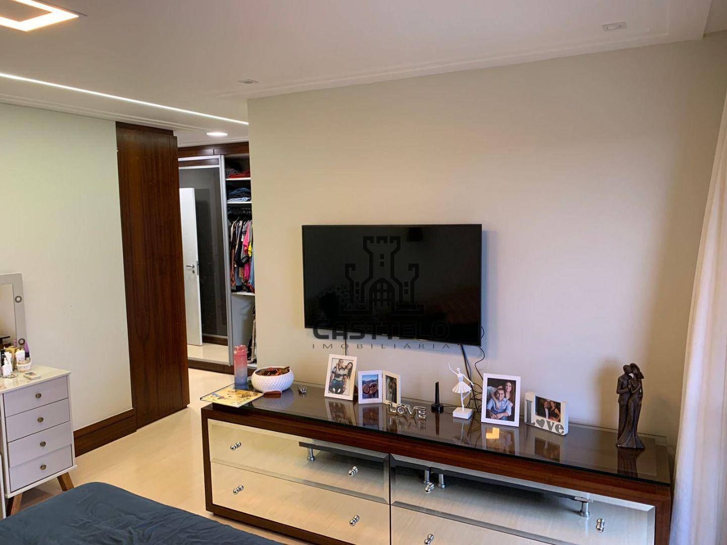 Apartamento à venda com 4 quartos, 214m² - Foto 32