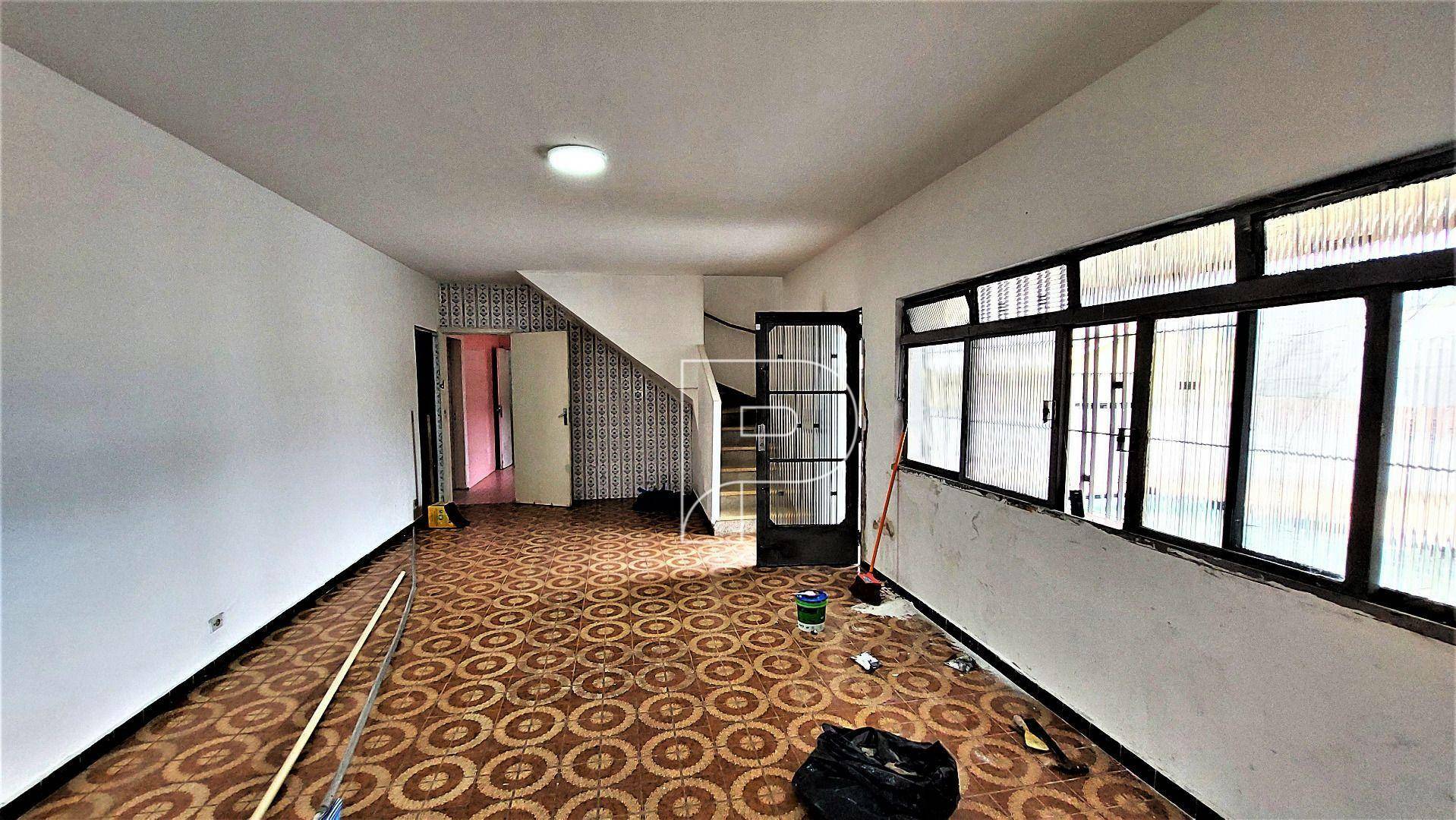 Casa para alugar com 2 quartos, 200m² - Foto 18