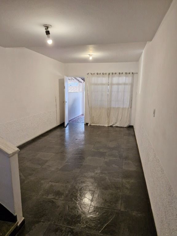 Sobrado para alugar com 2 quartos, 75m² - Foto 13