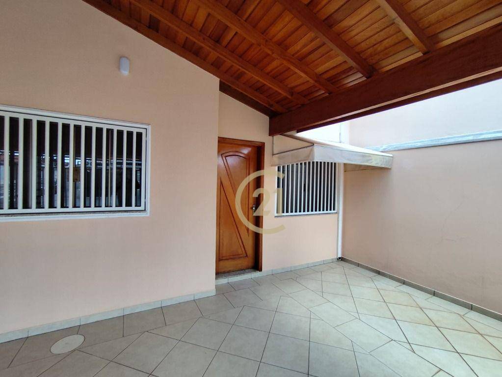 Casa para alugar com 3 quartos, 134m² - Foto 29