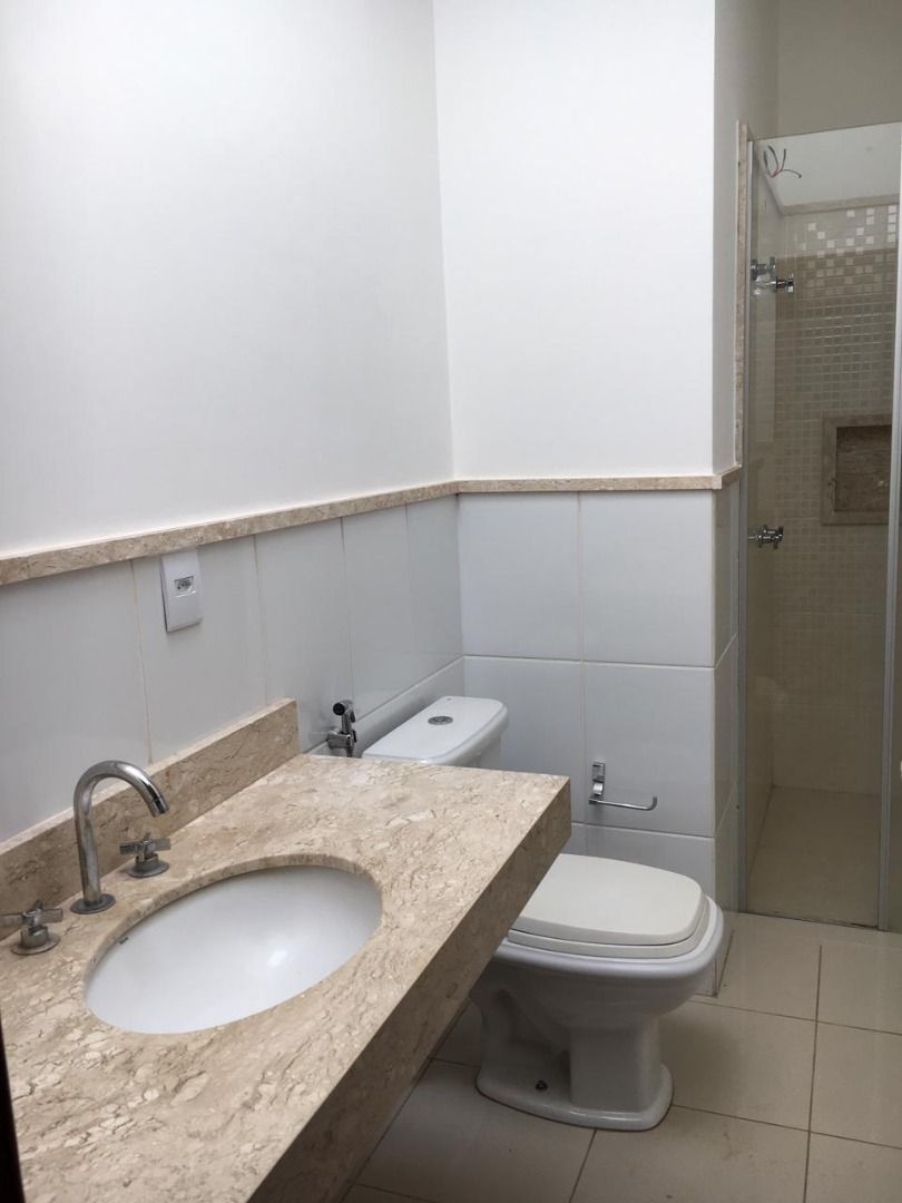 Casa para alugar com 4 quartos, 280m² - Foto 12