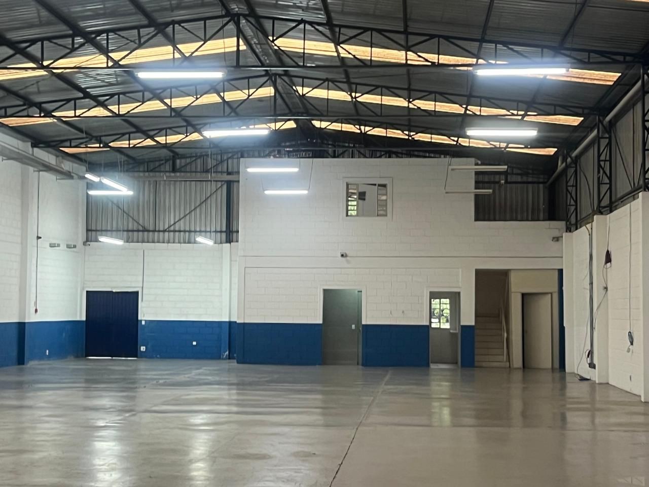 Depósito-Galpão-Armazém para alugar, 1000m² - Foto 3