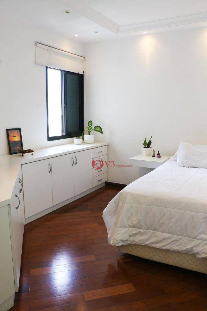 Apartamento à venda com 3 quartos, 137m² - Foto 16