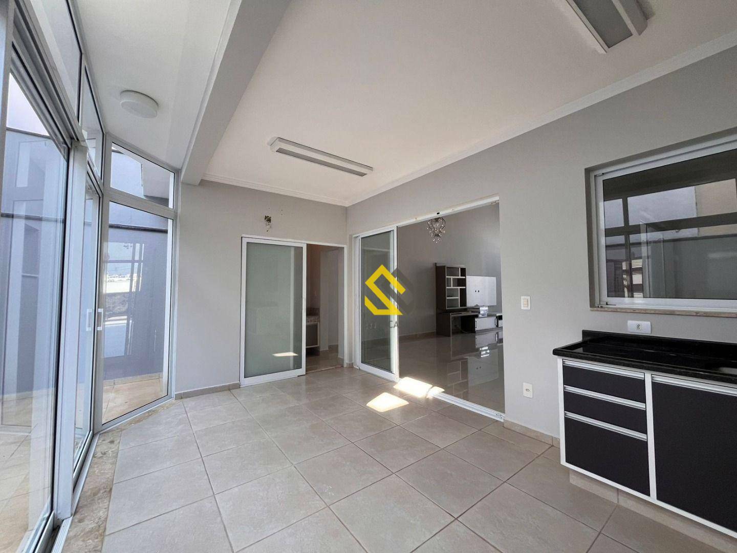 Casa de Condomínio para alugar com 3 quartos, 280m² - Foto 28