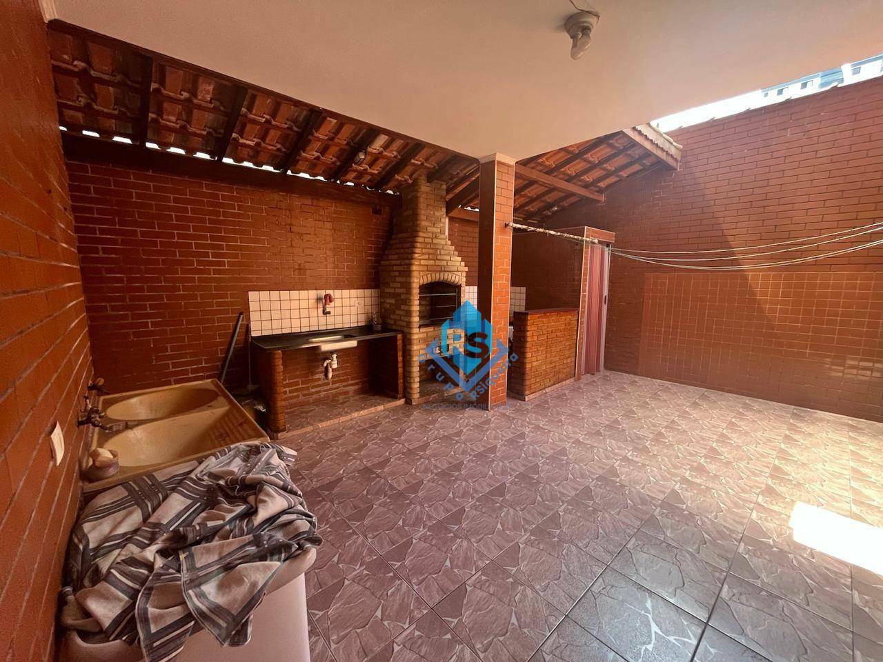 Sobrado à venda com 3 quartos, 200m² - Foto 3