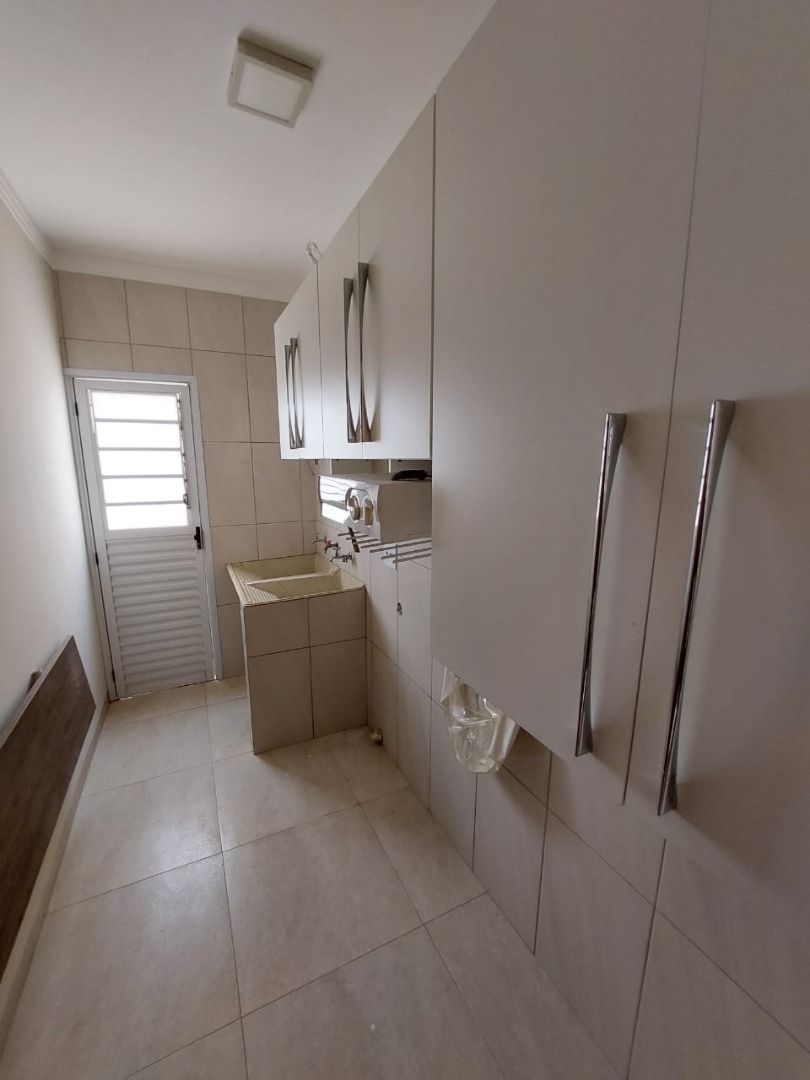 Casa para alugar com 3 quartos, 190m² - Foto 17