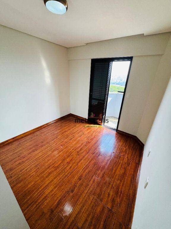 Apartamento para alugar com 3 quartos, 97m² - Foto 12