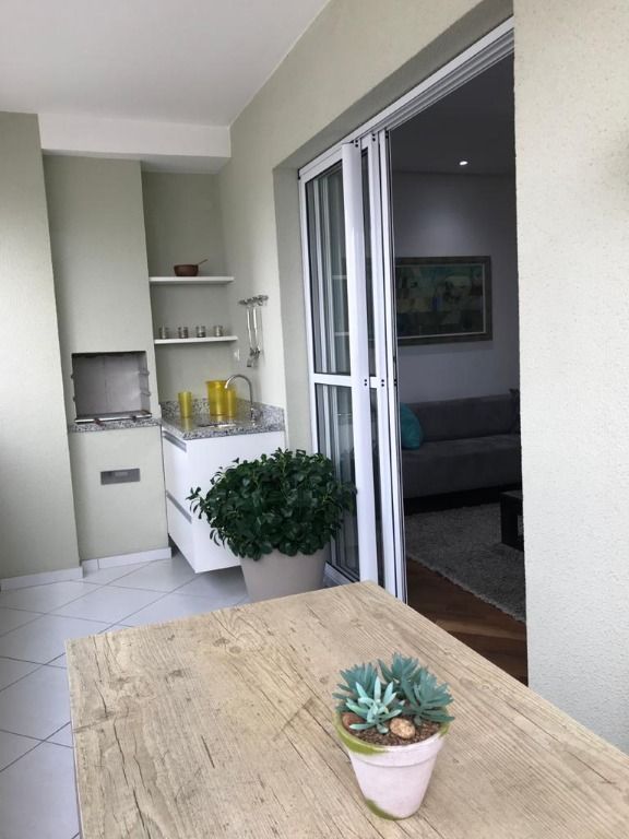 Apartamento à venda com 3 quartos, 121m² - Foto 2