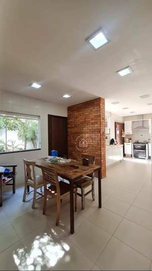 Casa de Condomínio à venda com 4 quartos, 550m² - Foto 17