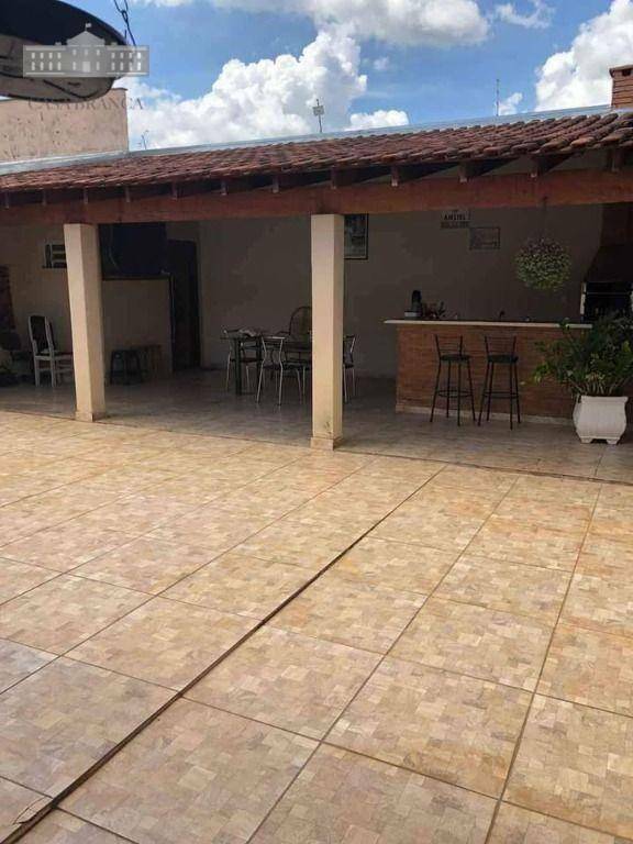 Casa à venda com 2 quartos, 112m² - Foto 1