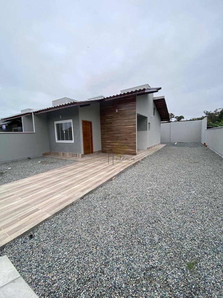 Casa à venda com 2 quartos, 63m² - Foto 1