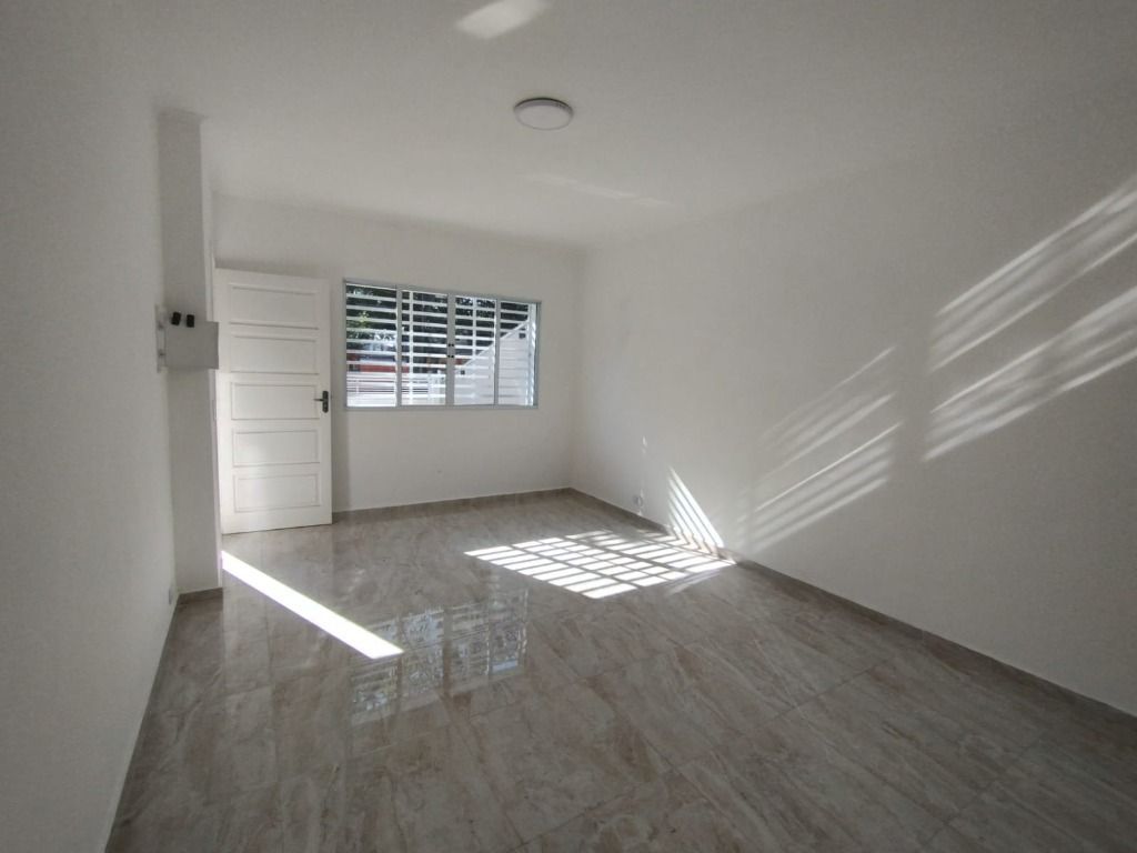 Sobrado para alugar com 3 quartos, 204m² - Foto 2