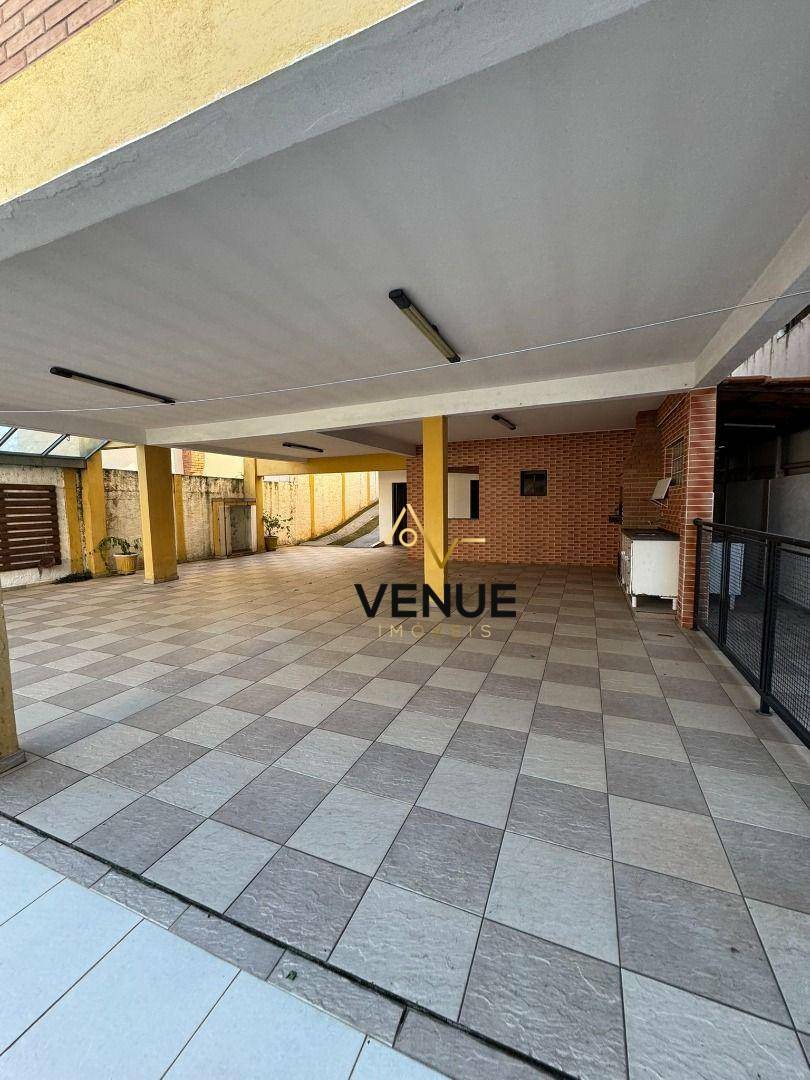 Casa de Condomínio à venda e aluguel com 3 quartos, 300m² - Foto 33