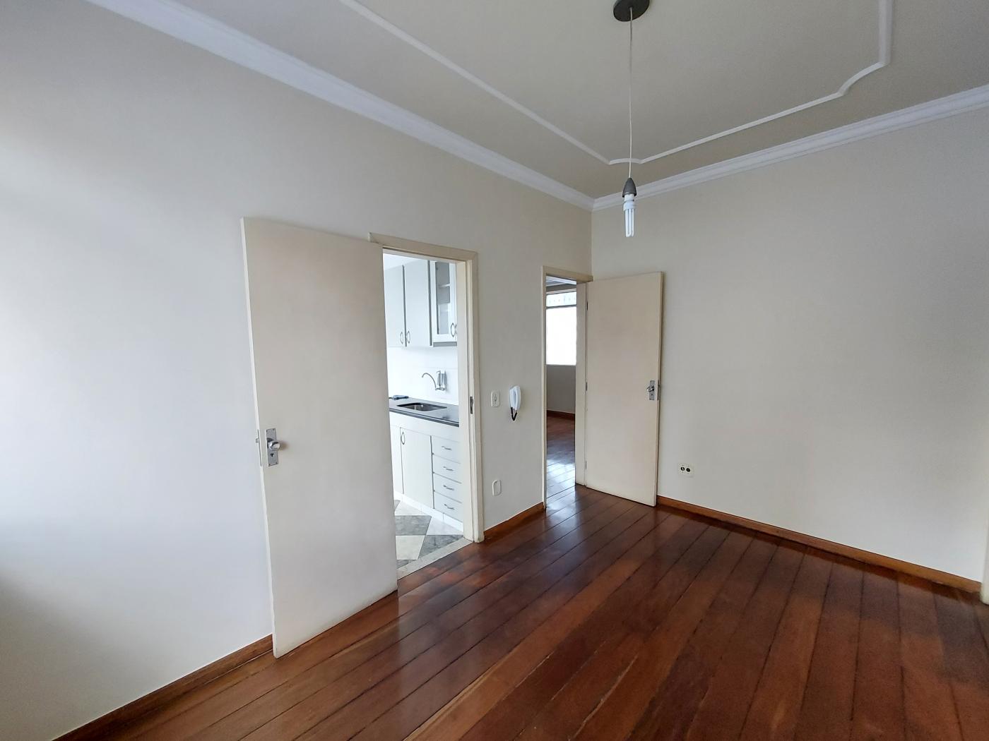 Apartamento à venda com 3 quartos, 84m² - Foto 4