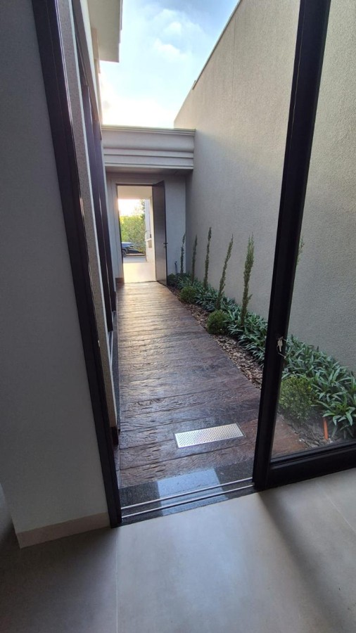 Casa à venda com 3 quartos, 185m² - Foto 4