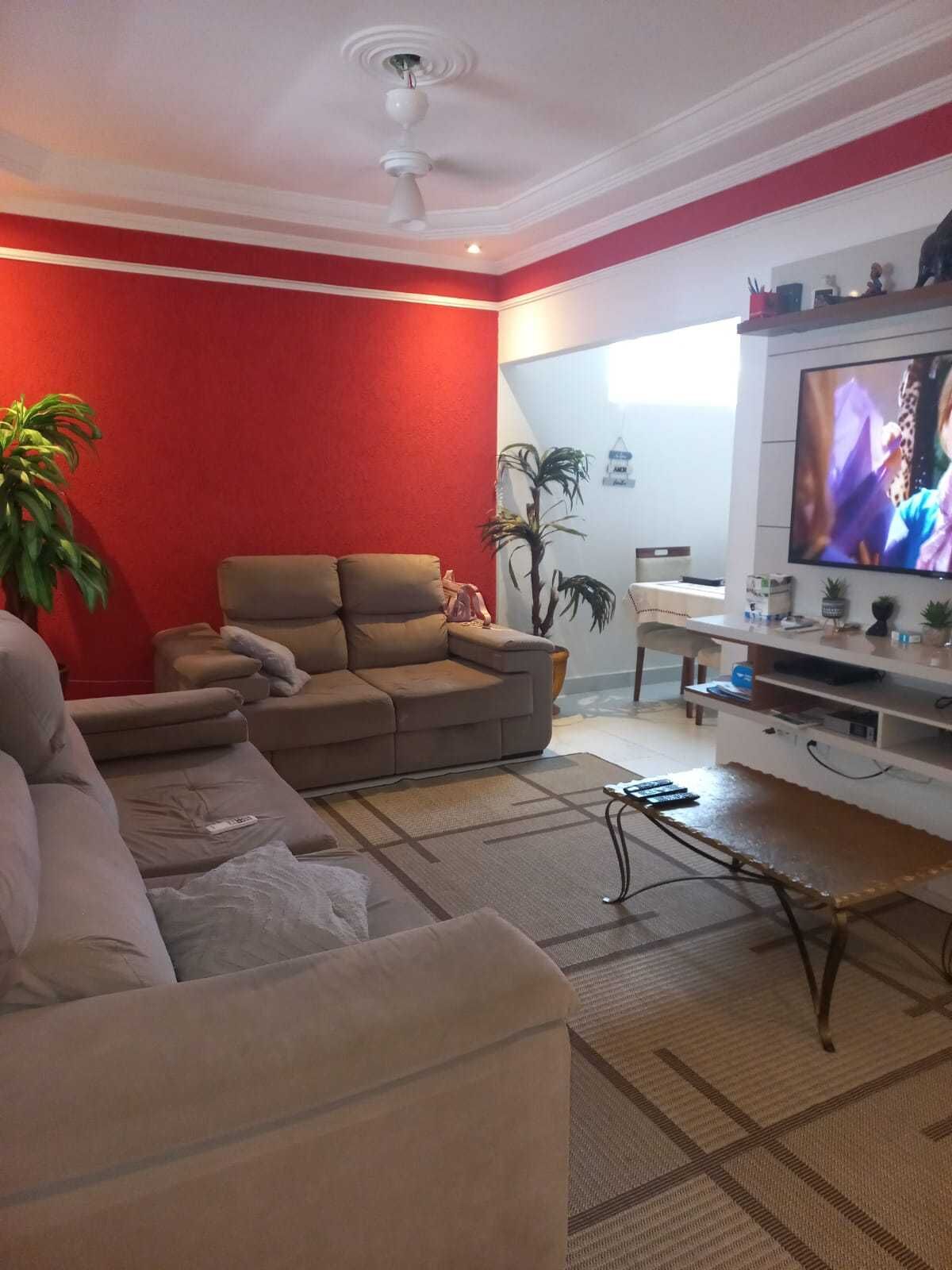 Casa à venda com 3 quartos, 160m² - Foto 1