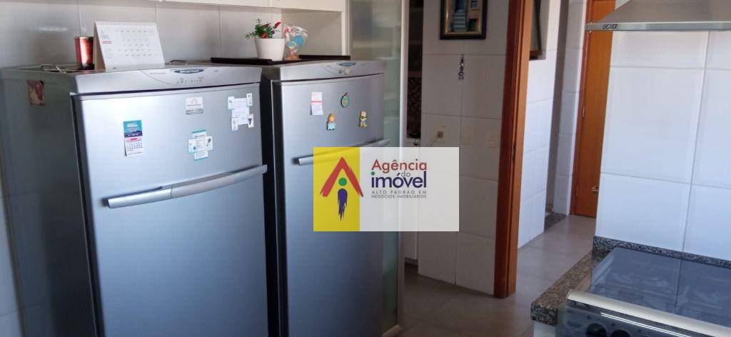 Apartamento à venda com 3 quartos, 170m² - Foto 14