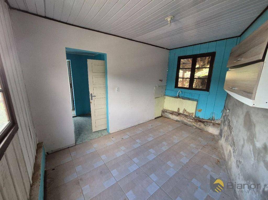 Casa à venda com 2 quartos, 52m² - Foto 4