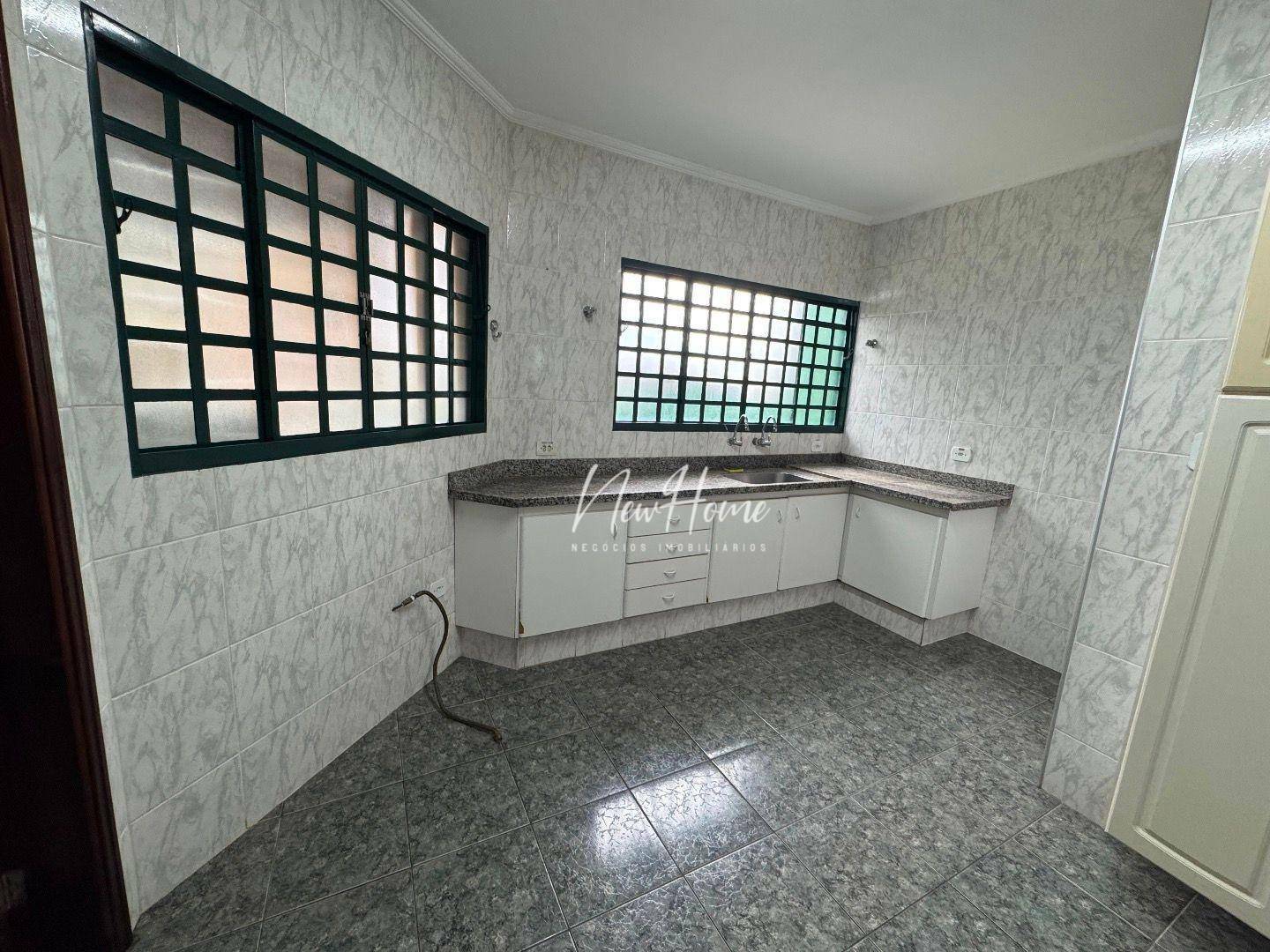 Casa à venda com 2 quartos, 105m² - Foto 3