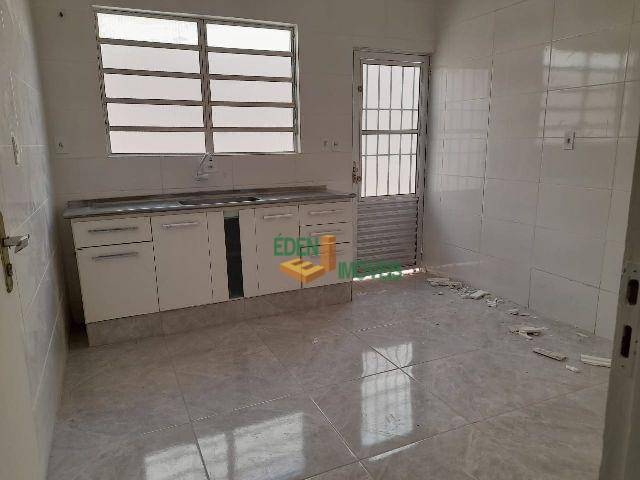 Casa à venda com 2 quartos, 106m² - Foto 3