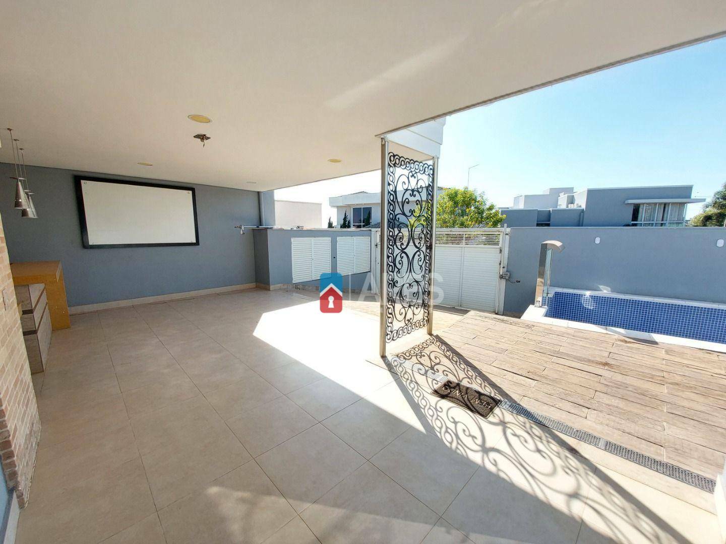 Casa de Condomínio para alugar com 3 quartos, 230m² - Foto 4