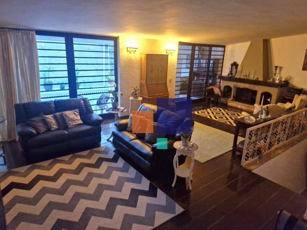 Sobrado à venda com 4 quartos, 368m² - Foto 1