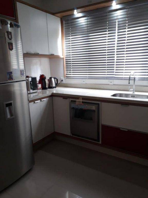 Casa à venda e aluguel com 3 quartos, 281m² - Foto 17