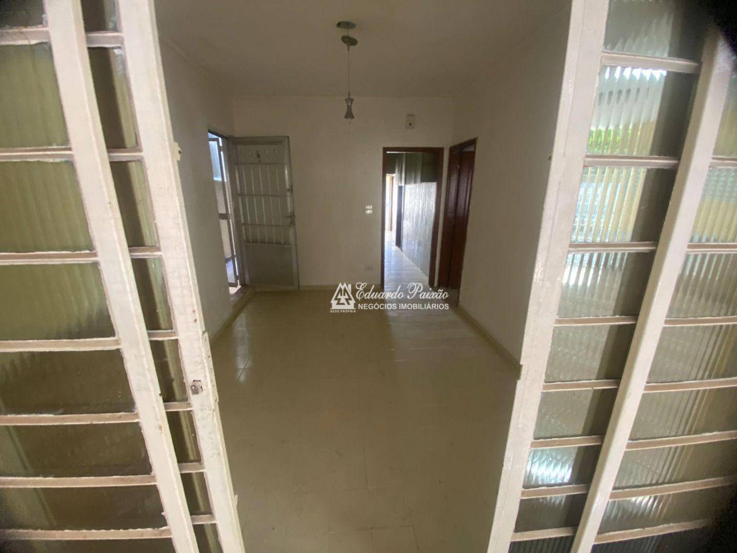 Casa à venda e aluguel com 4 quartos, 220m² - Foto 6