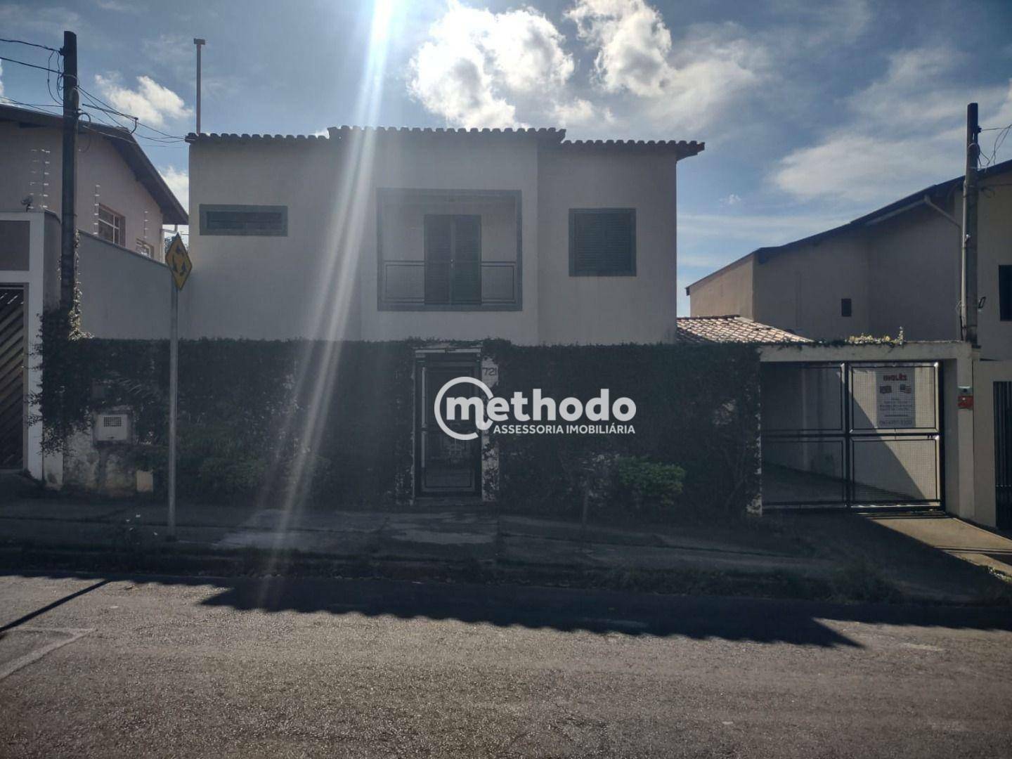 Casa à venda com 3 quartos, 220m² - Foto 3