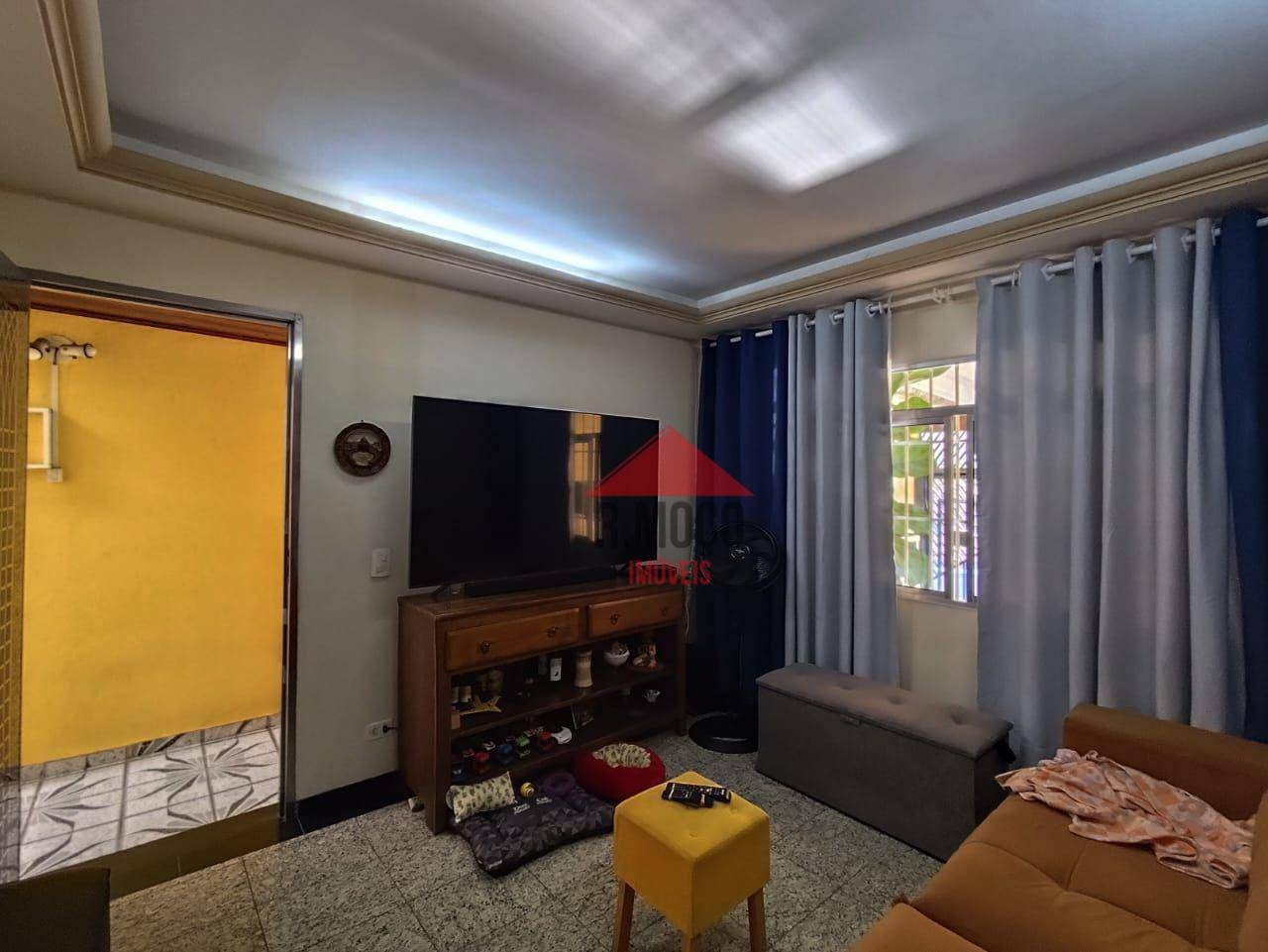 Sobrado à venda com 4 quartos, 140m² - Foto 1
