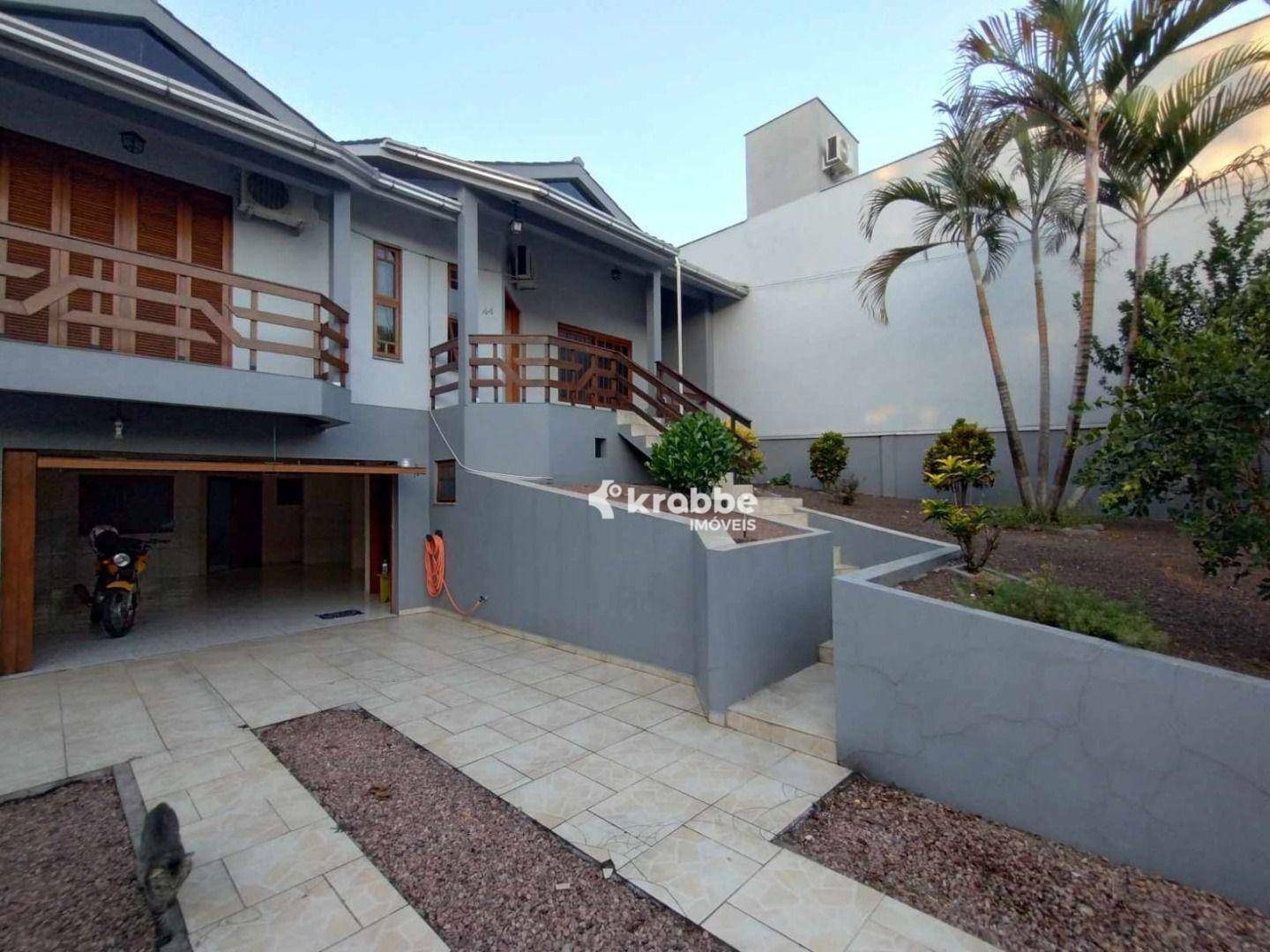 Casa à venda com 4 quartos, 176m² - Foto 1