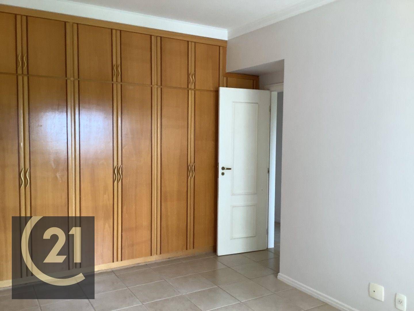 Apartamento à venda com 3 quartos, 202m² - Foto 10