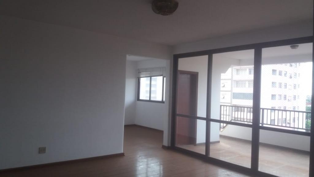 Apartamento para alugar com 4 quartos, 320m² - Foto 1