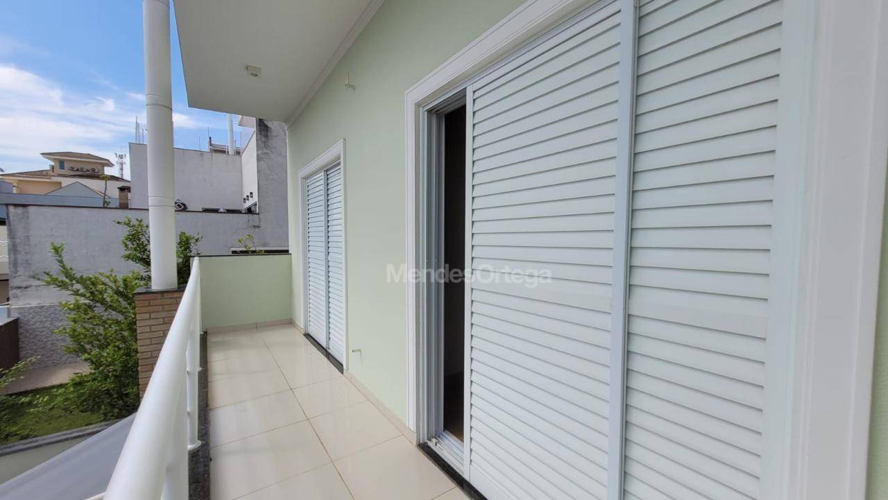 Casa de Condomínio à venda com 3 quartos, 220m² - Foto 13