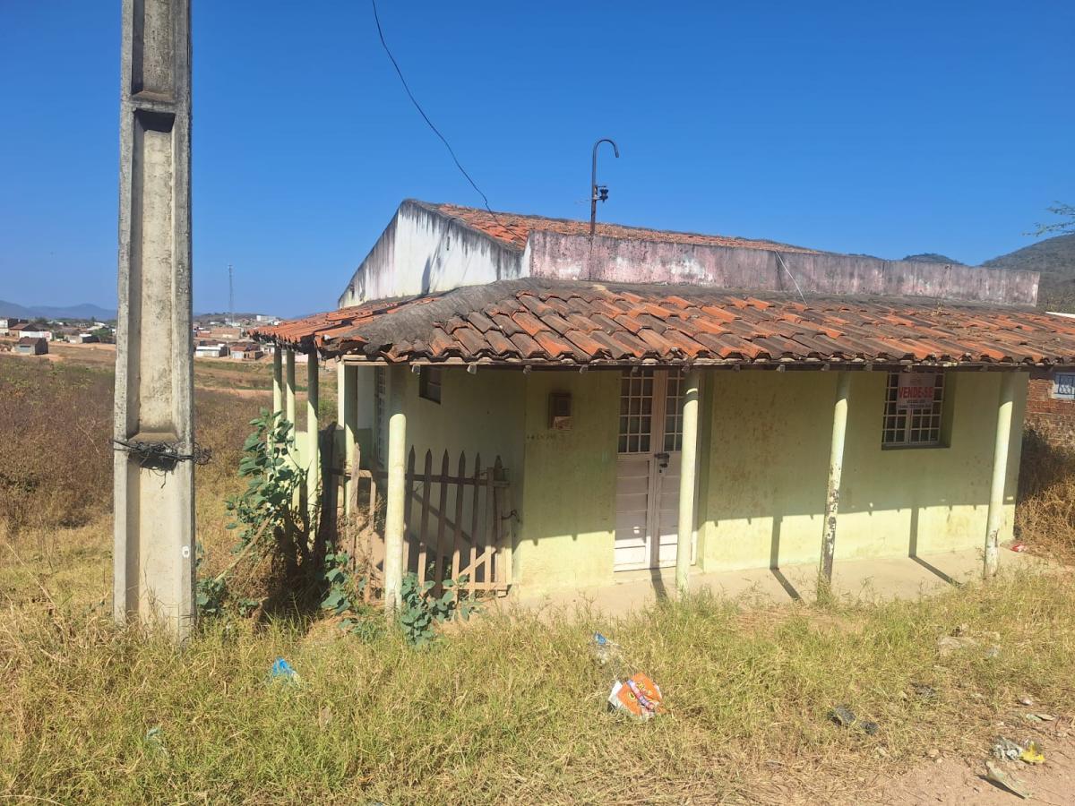 Casa à venda com 2 quartos, 200m² - Foto 2