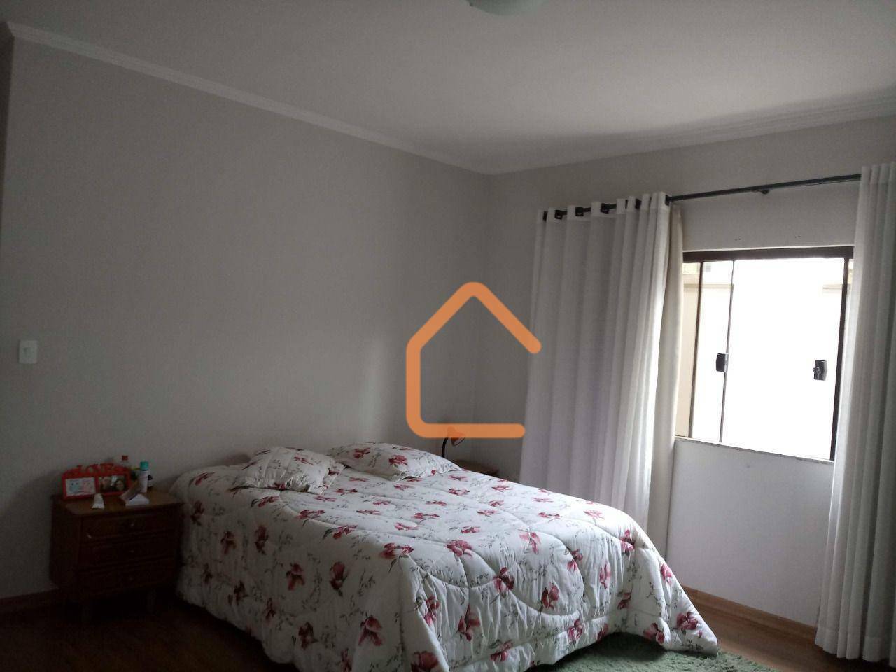 Casa à venda com 4 quartos, 230m² - Foto 9