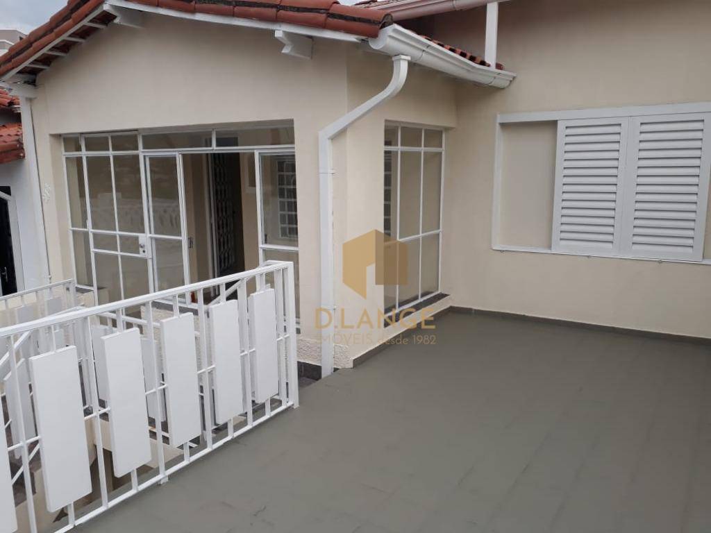 Casa à venda com 2 quartos, 110m² - Foto 1