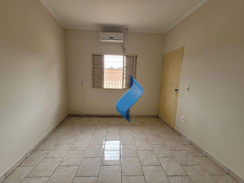 Casa para alugar com 6 quartos, 262m² - Foto 42