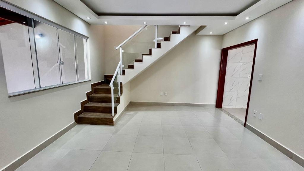 Casa à venda com 3 quartos, 129m² - Foto 3