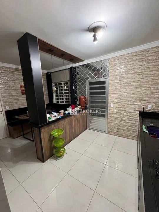 Casa à venda com 3 quartos, 190m² - Foto 2