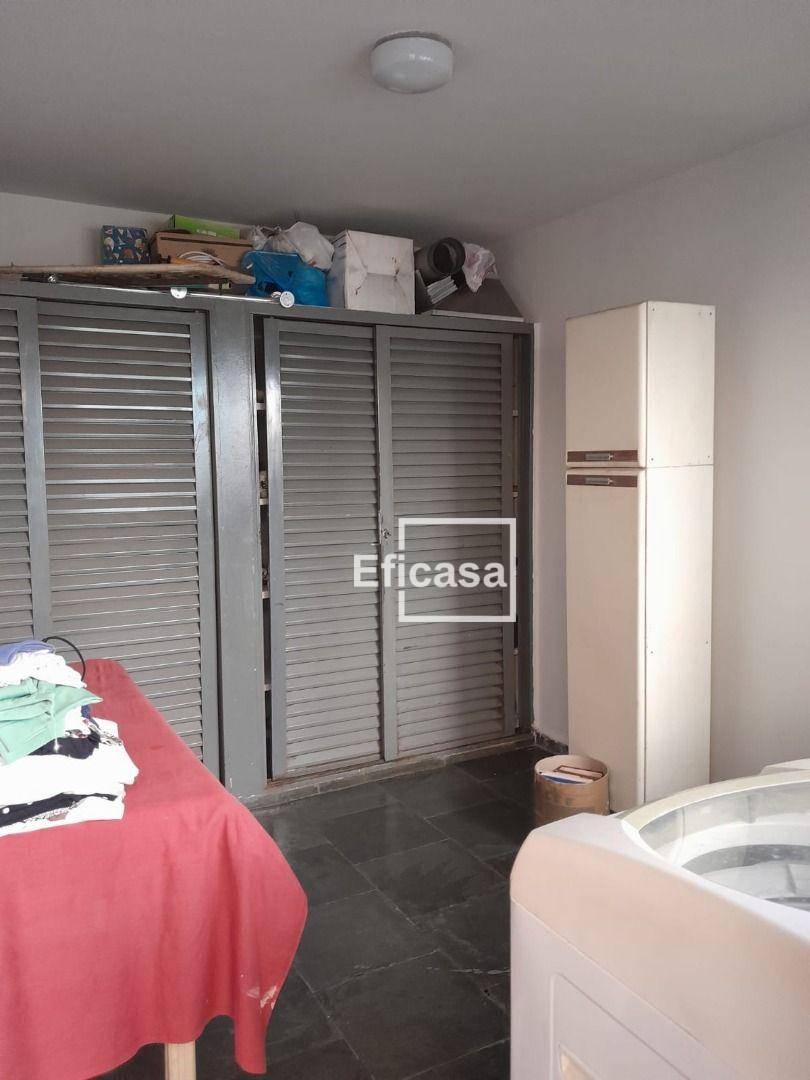 Casa à venda com 3 quartos, 270m² - Foto 25