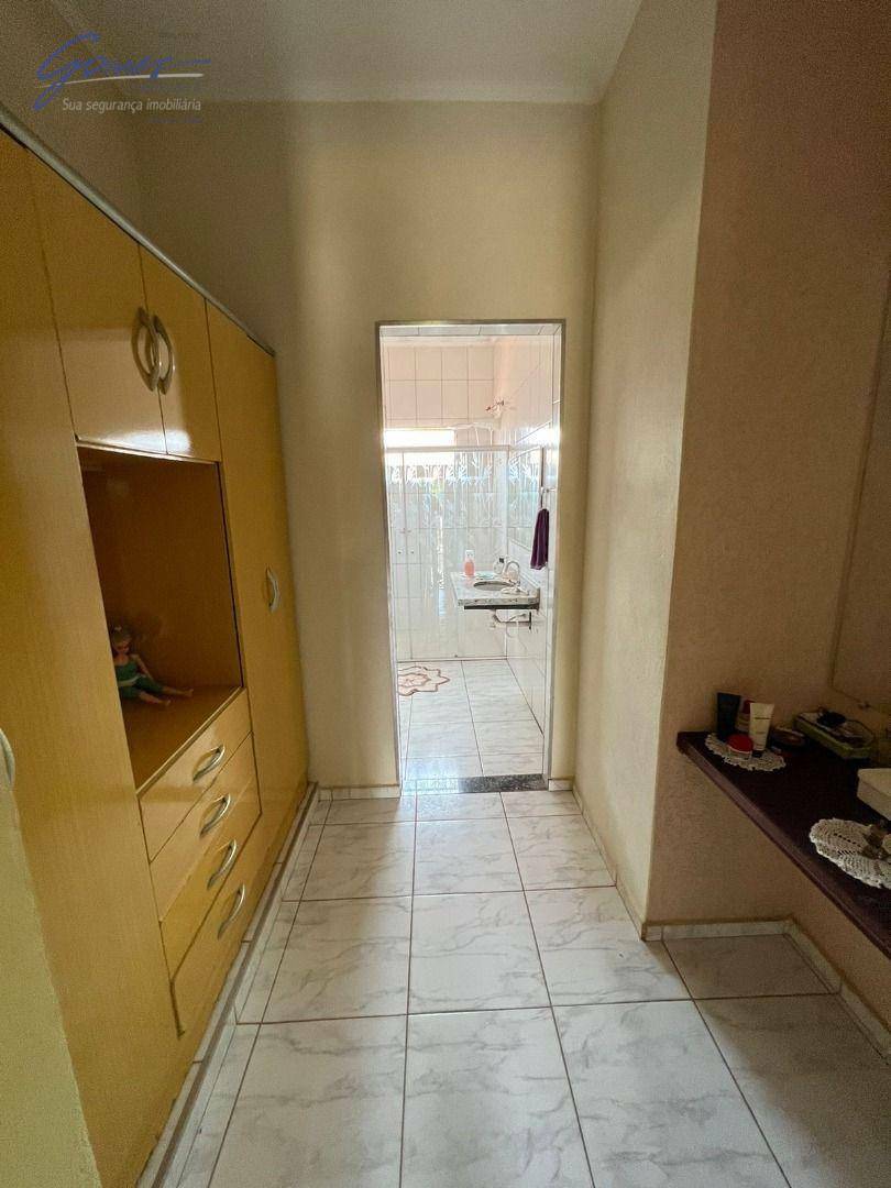 Chácara à venda com 3 quartos, 230m² - Foto 14