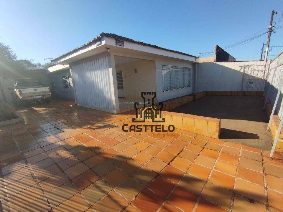 Casa à venda com 3 quartos, 190m² - Foto 2