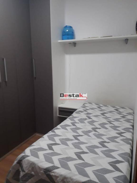 Apartamento à venda com 3 quartos, 80m² - Foto 17