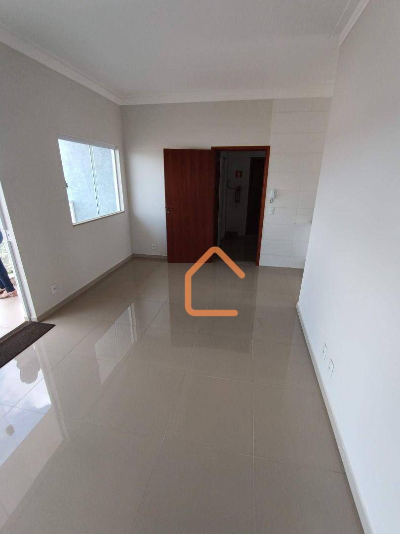 Apartamento à venda com 3 quartos, 70m² - Foto 3