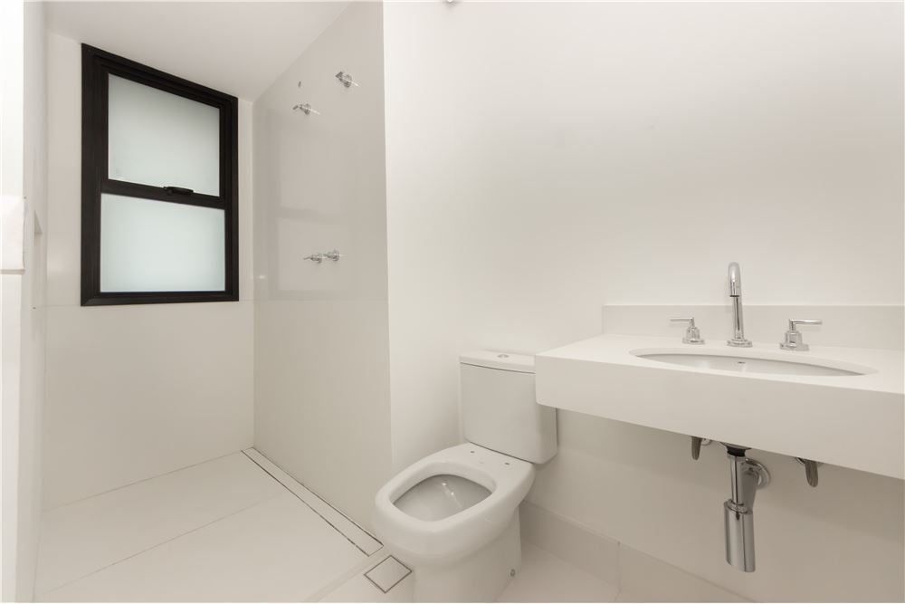 Apartamento à venda com 3 quartos, 207m² - Foto 2